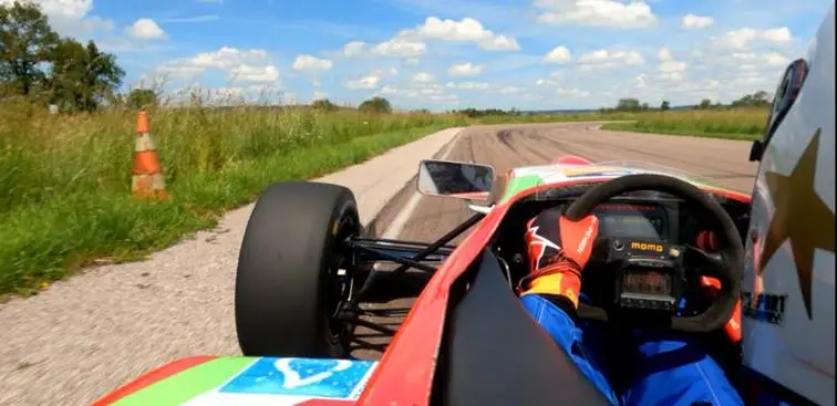 Formule Renault 2000 - Pilotez une monoplace au circuit de l'Auxois avec MyRacingCoach